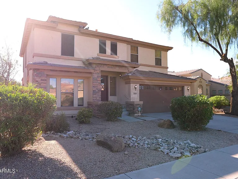 2840 S Miller Dr — Photo 3