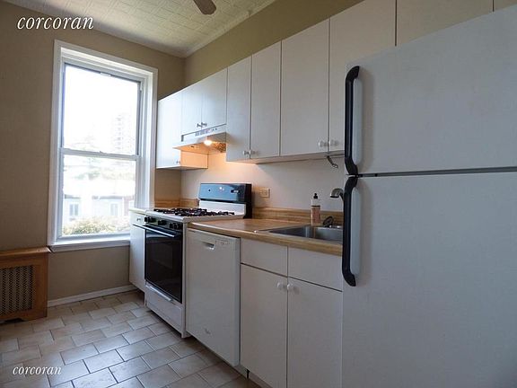 5th image of 243 12th St APT 3