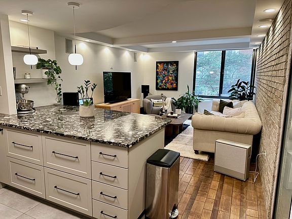 5th image of 303 Greenwich St #3F