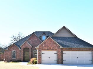 611 Catalina Pl, Elgin, OK 73538