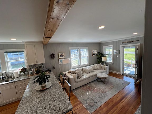 2nd image of 2512 Park Dr