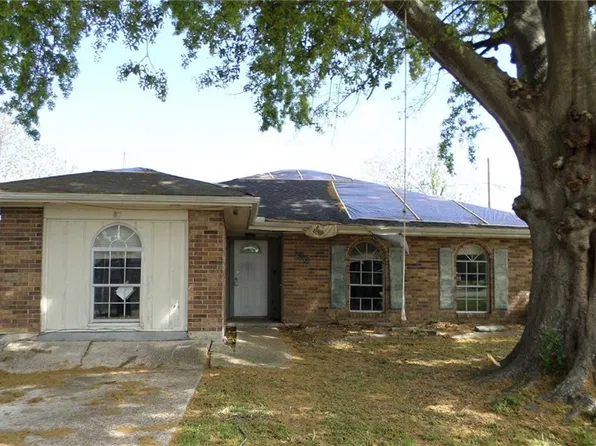 82 Johns Hopkins Dr, Kenner, LA 70065