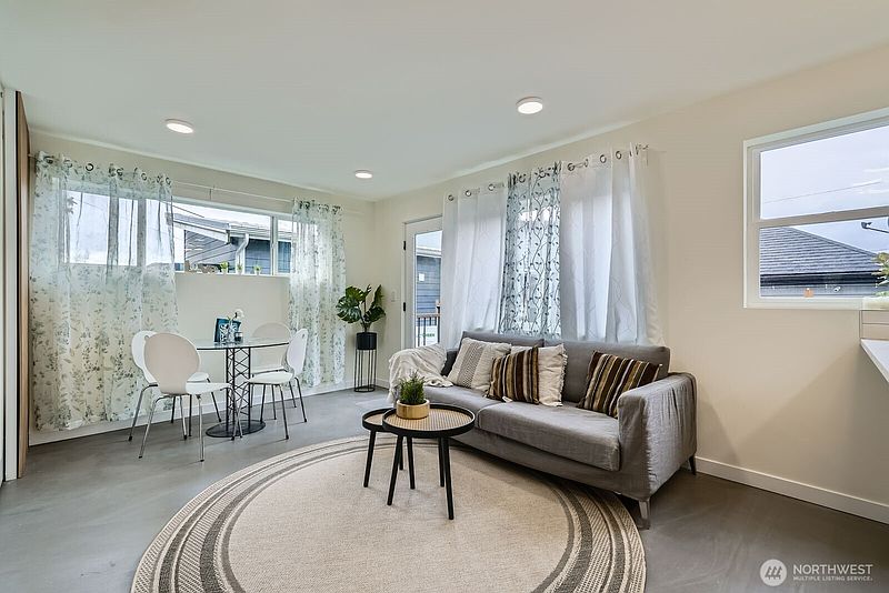4th image of 5928 18th Avenue S