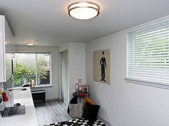 4th image of 422 11th Ave E APT C101