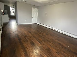 142 N Main St, Williamstown, NJ 08094