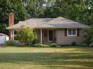 71 Meadowbrook Rd, Syosset, NY 11791