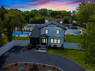 2 Polo Street, Dix Hills, NY