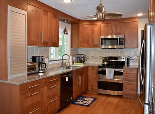 2 Partridge Ln, Newtown, CT 06470