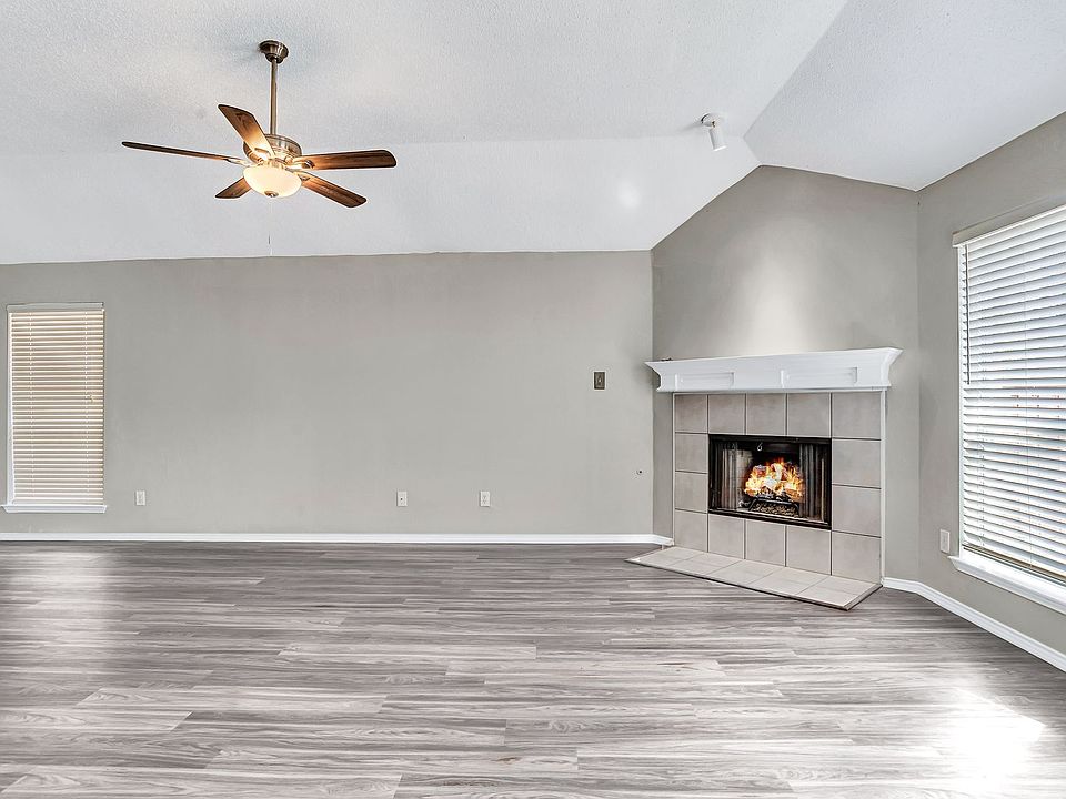 1st image of 11121 Covey Ln