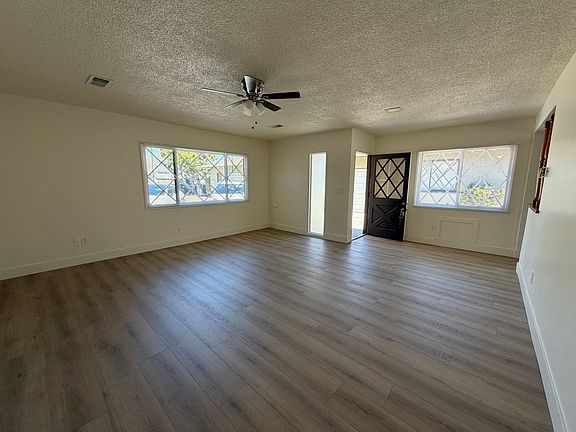 2nd image of 820 & 824 W Palmyra Pl #824