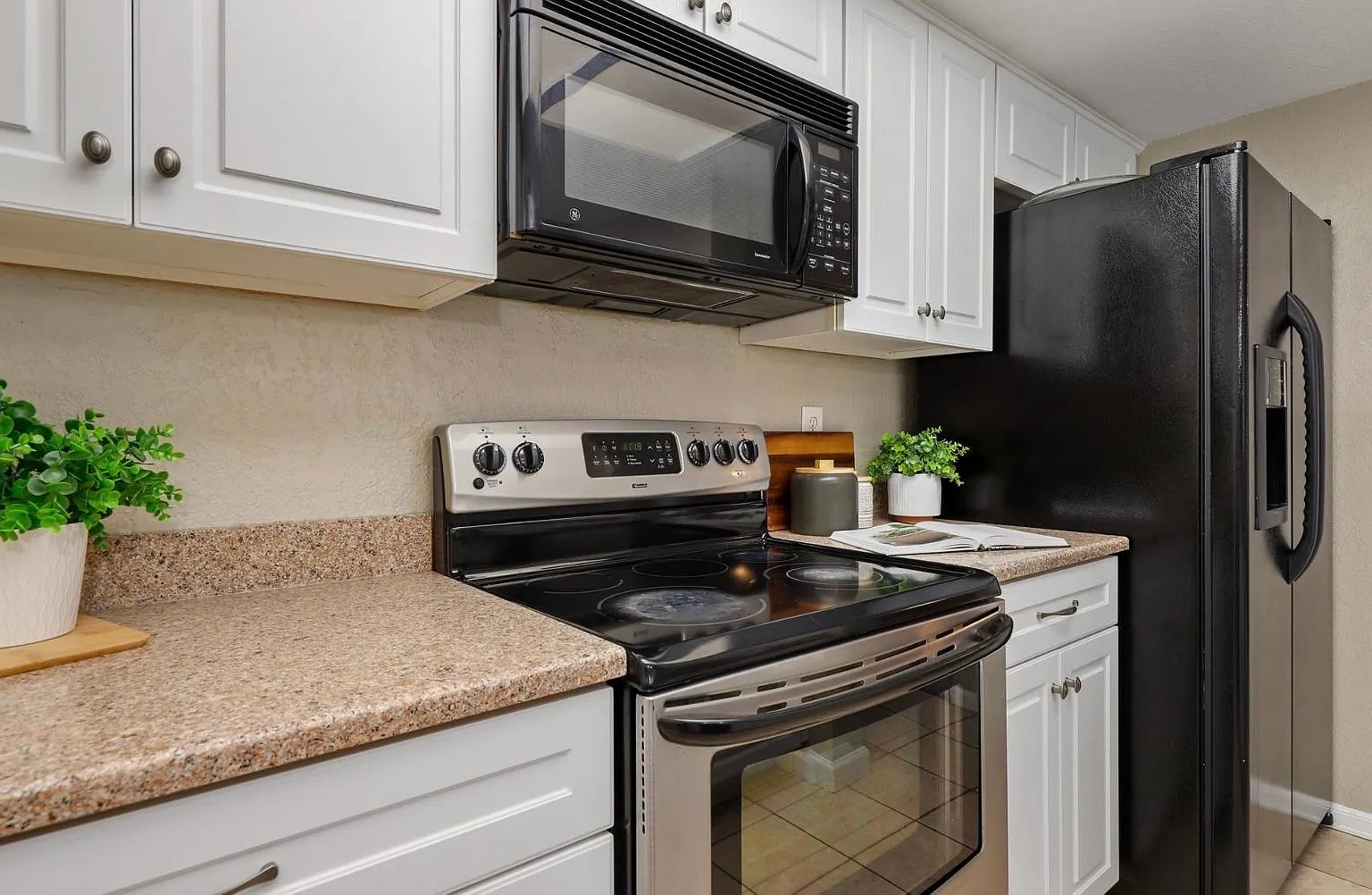 127th Dr NE, Kirkland — Photo 4