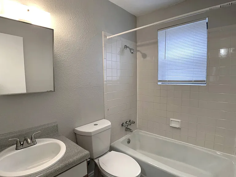 Apartment Bathroom 1x1 & 2x1