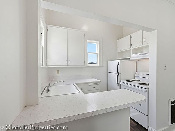 4th image of 2330-2336 Steiner St #11
