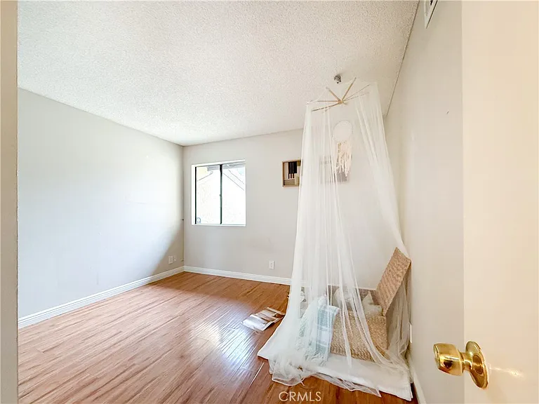 1034 Romney Dr — Photo 30