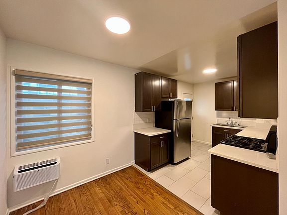 3rd image of 1224 N Fairfax Ave APT 3