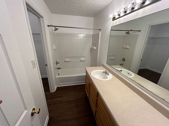 3rd image of 6249 Bishops Pond Ln