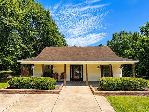 2nd image of 301 Ridgeview Dr