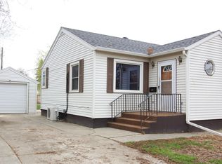 906 8th Ave SE, Aberdeen, SD 57401