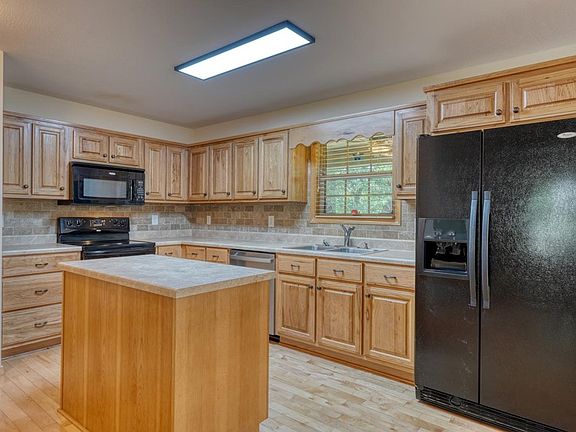4th image of 382 Lola Mae Way