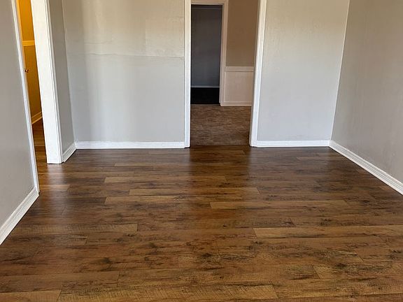 2nd image of 2235 SE Dewey Ave