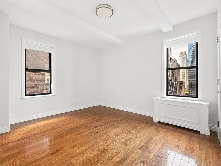 210 W 70th St #1408 — Photo 5