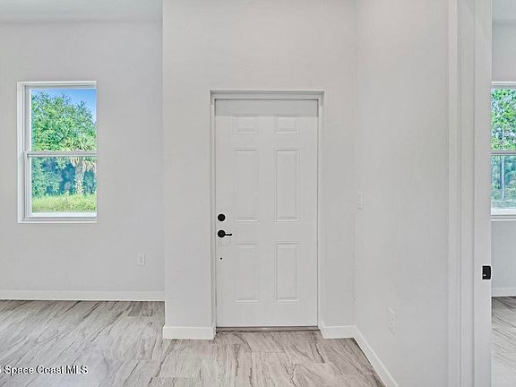 3rd image of 556 Plumbago Rd NW
