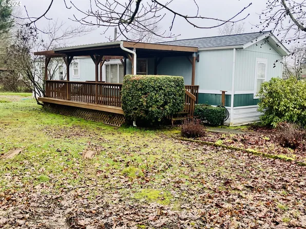 701 SE Carrol St, Winston, OR 97496
