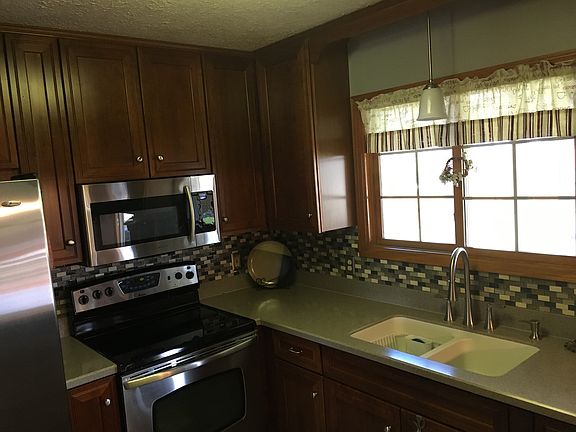 3rd image of 801 S Tanninger Dr