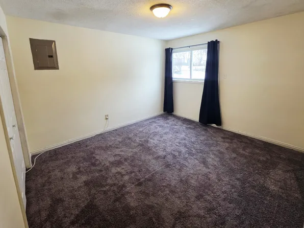 8425 Brunswick Ave N, Minneapolis, MN 55443