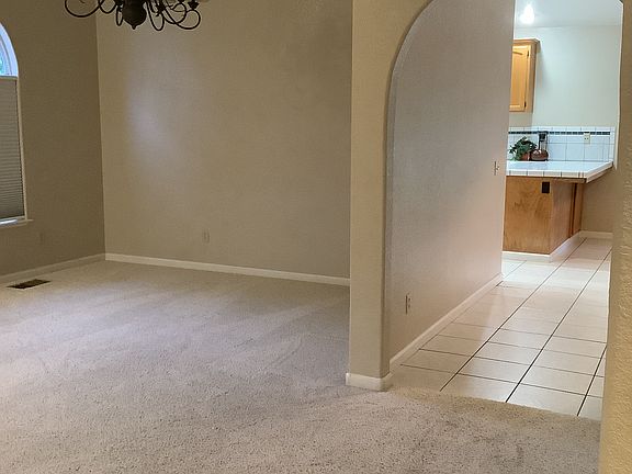 5th image of 3027 Warbler Ct