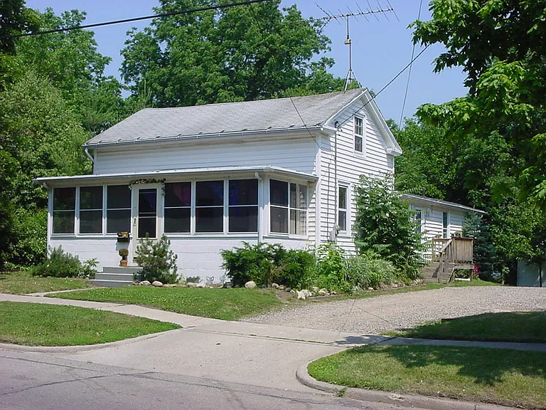 1214 Pontiac Trl #1 — Photo 1