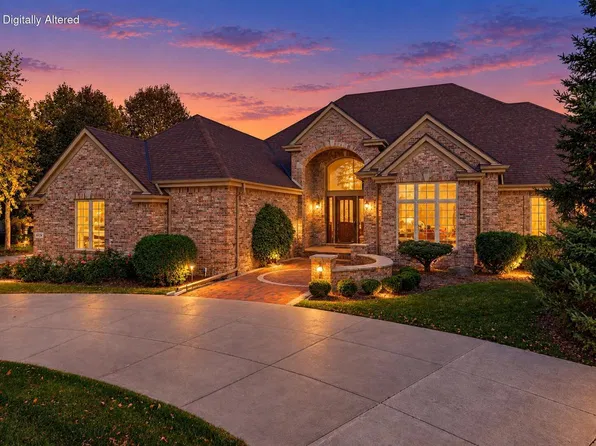 8434 S Fountain COURT, Franklin, WI 53132