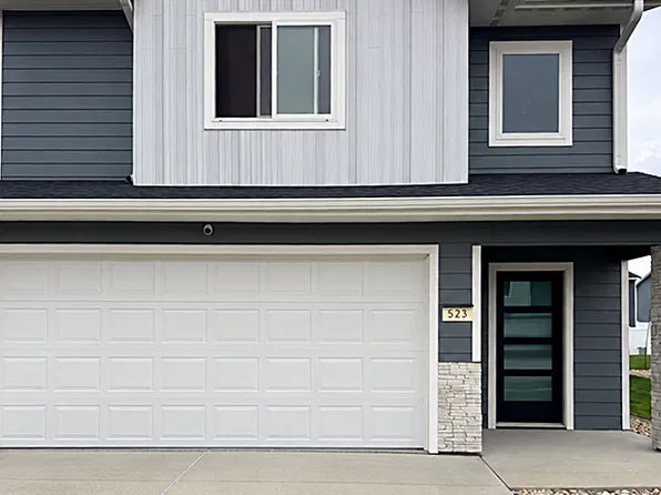 523 Harper Cir #1, Harrisburg, SD 57032