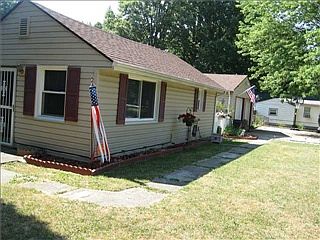 2nd image of 3691 N Sadlier Dr