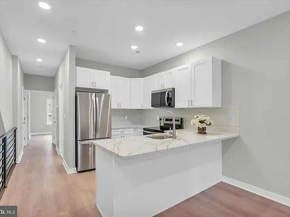 802 W Norris St #1, Philadelphia, PA 19122