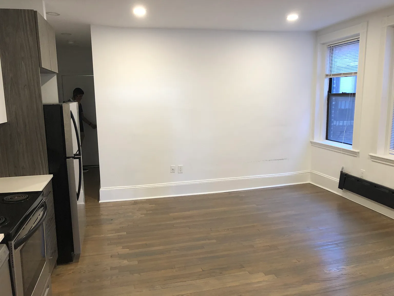 1 bed, 9999 sqft, $3,300 — Photo 2
