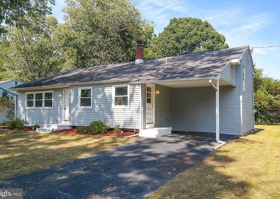 1st image of 28 E Stephen Dr