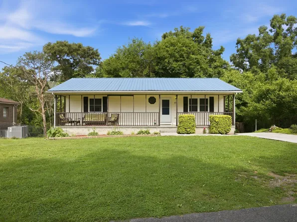 45 Redd Rd, Rossville, GA 30741