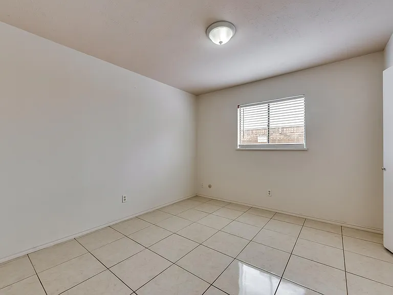 10547 Black Walnut Dr — Photo 11