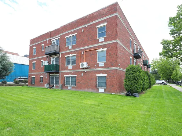 526 Avenue Z image 2 of 14
