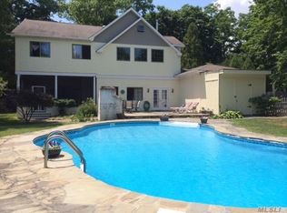 3 Wigtel Ln, Bellport, NY 11713