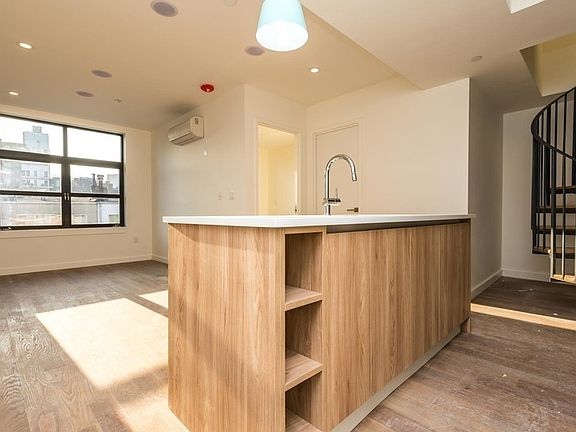 2nd image of 555 Graham Ave #D3