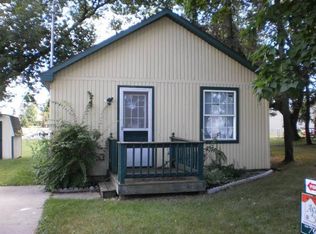 117 S 4th St, Coleman, MI 48618