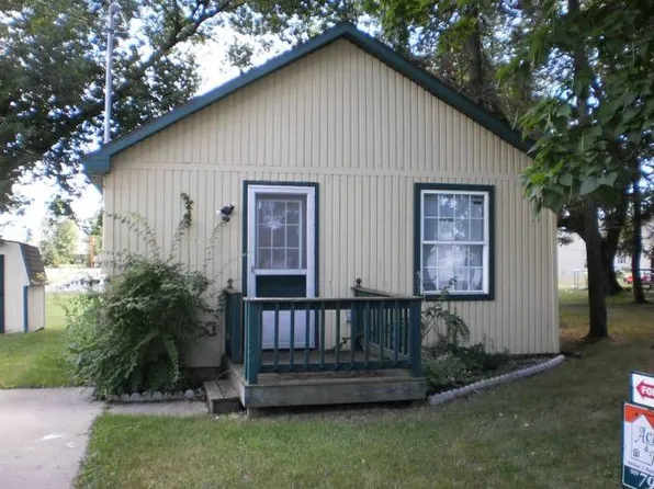 117 S 4th St, Coleman, MI 48618