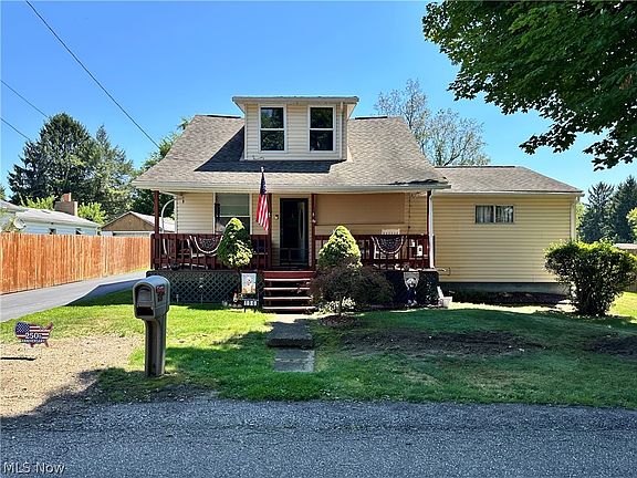 2nd image of 196 Charles St