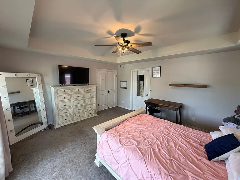561 N Rupple Rd — Photo 19