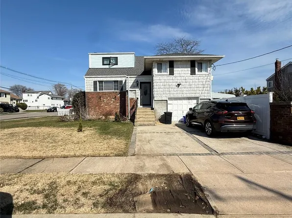 433 Miller Avenue, Freeport, NY 11520
