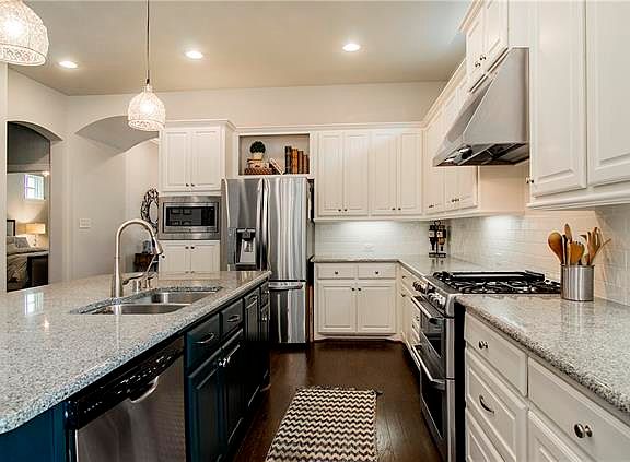 3rd image of 2305 Tremont Blvd