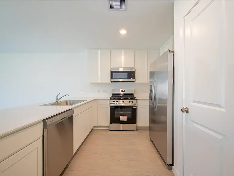 6147 Sunburst Scarlet St — Photo 18