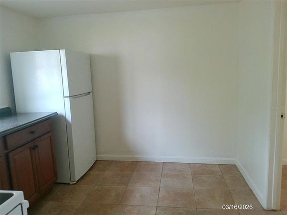 4th image of 808 S Central Ave